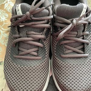 Under armour woman’s pursuit 3 sneakers, only 2 times